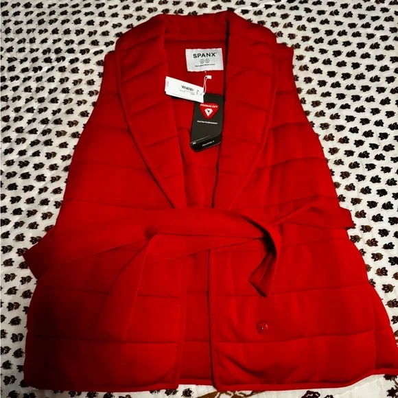 SPANX AirEssentials®
Puffy Vest - Picture 6 of 6